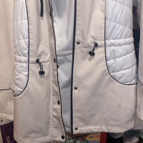 Guess jacket size S - Picture 3 of 5